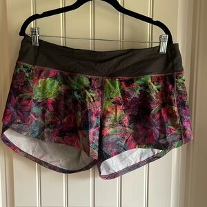 Lululemon, Women’s Size 10, 4” Speed Up shorts
